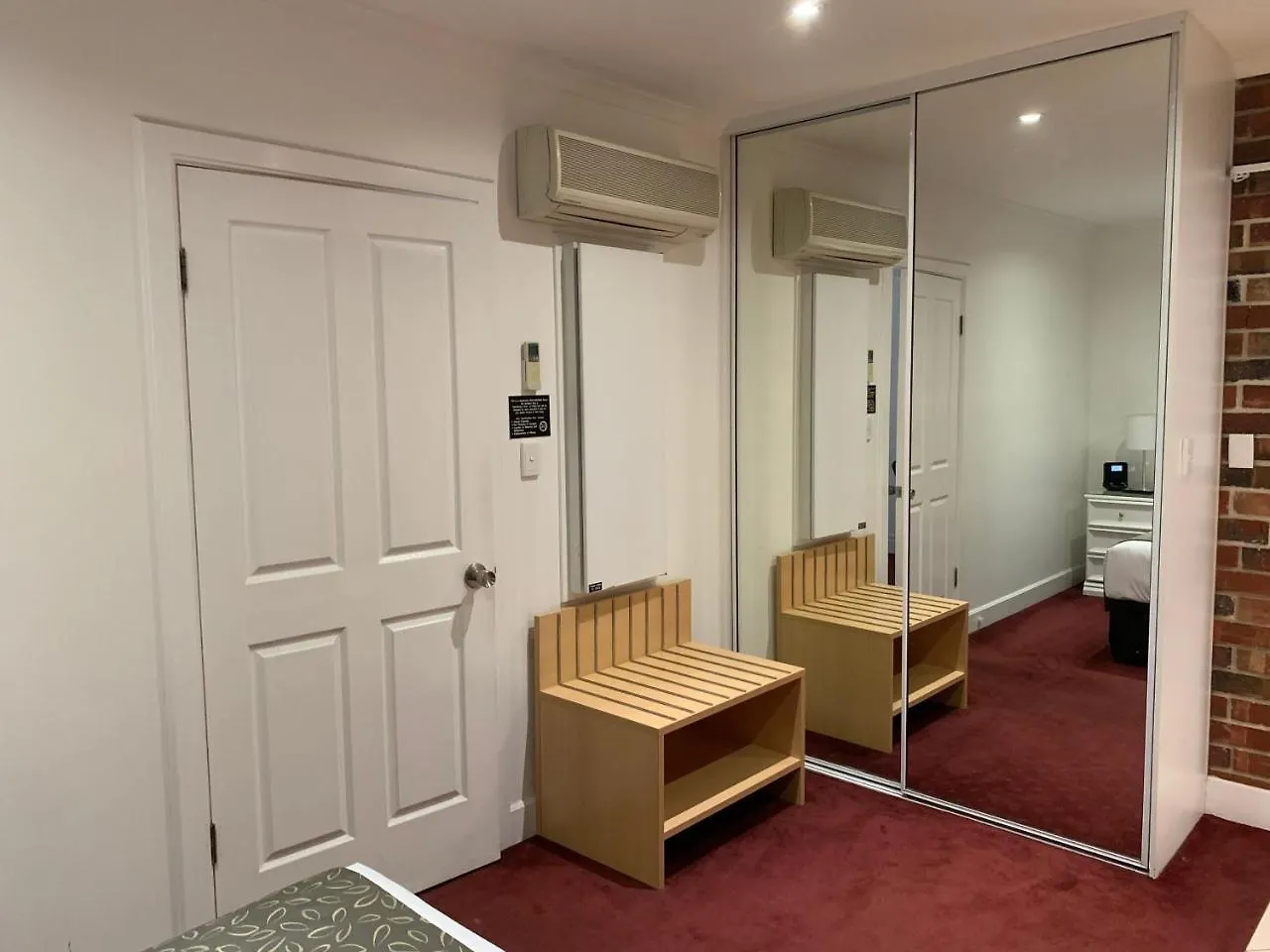 Ensenada Motor Inn And Suites Adelaide 4*,